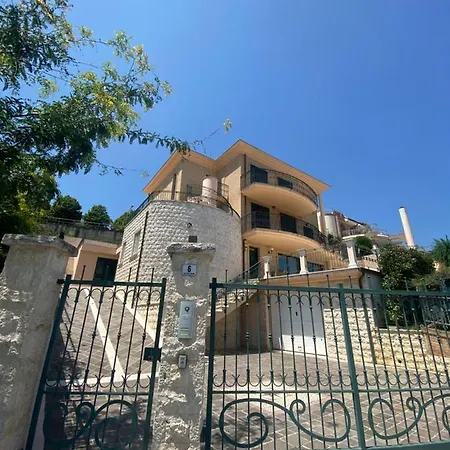 Maison d'hôtes Estate Torre Guelfa 4*